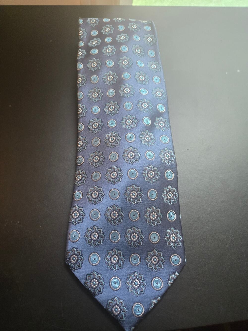 Ermenegildo Zegna tie blue floral pattern.